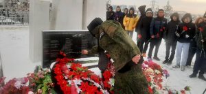 Астраханские патриоты почтили память погибших защитников Отечества - возложили цветы